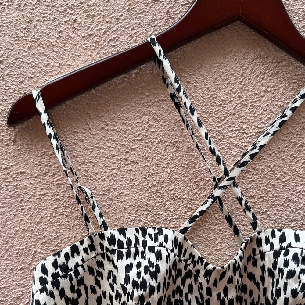 Black and White Leopard Spotted Crop Top - Picture 4 of 10
